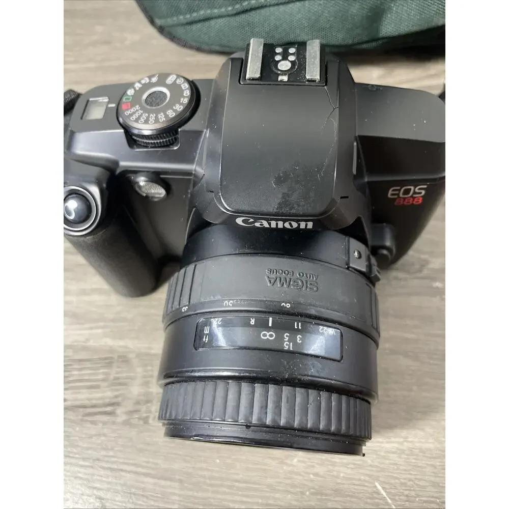 Canon EOS 888 35mm SLR Film Camera Kit w/ Sigma 35-80mm Lens & Lowepro Bag